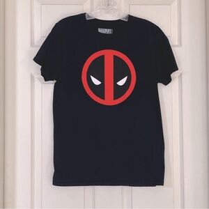 🌸3/$25 Marvel Deadpool Red & Black Screen Print Graphic Men’s T-Shirt, Size S